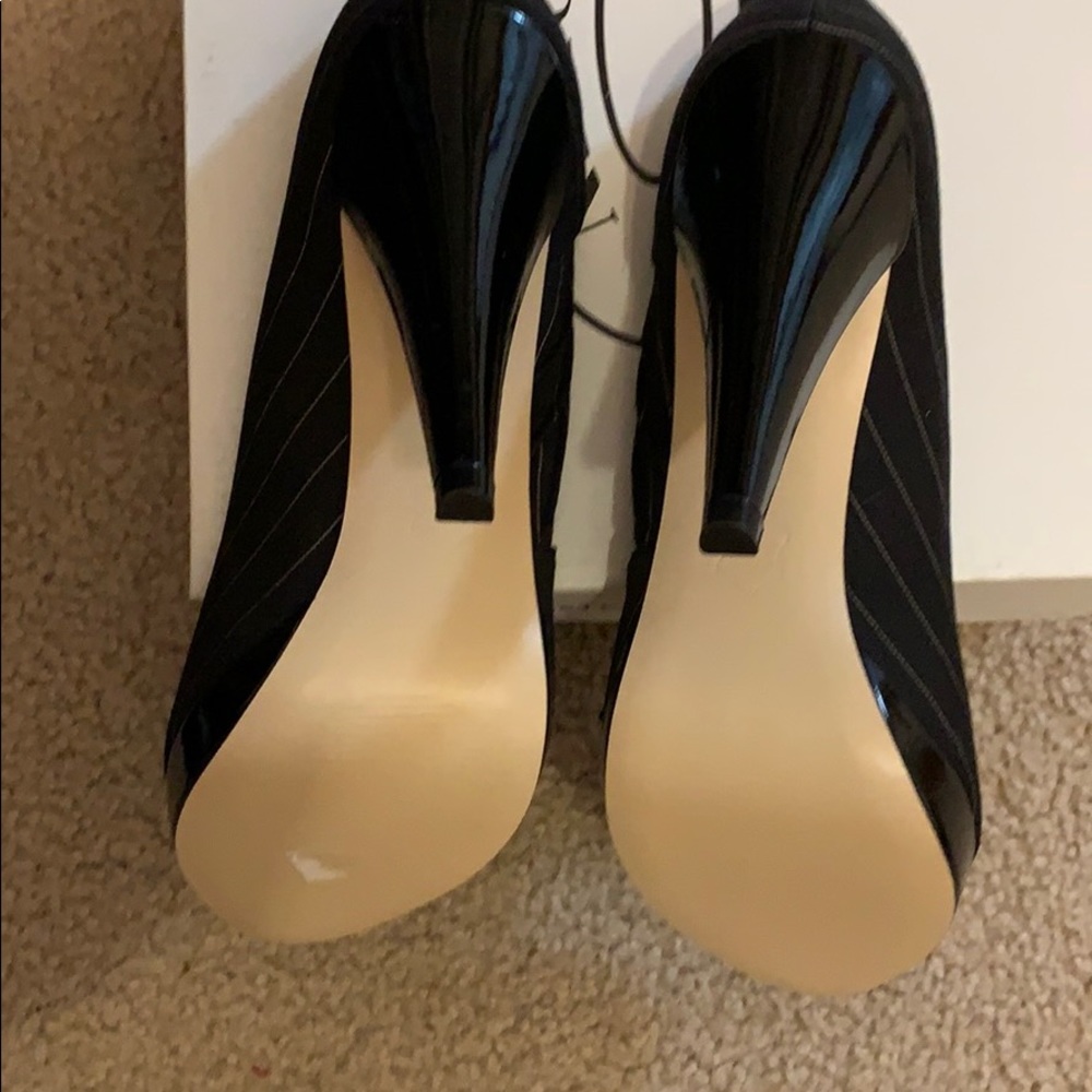 Shoes - Picture 3 of 6